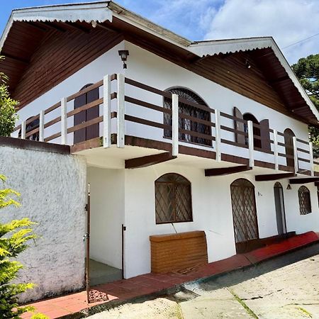 Casa Da Vovo Em Campos Do Jordao Villa Eksteriør billede